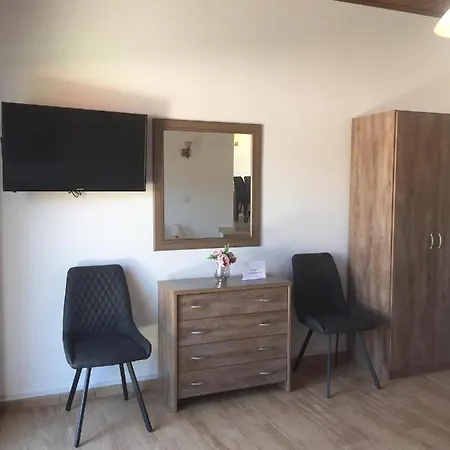 1 Semesterbostad Tris Elies